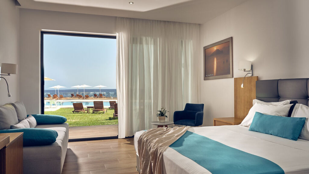 Cavo Orient Beach Hotel & Suites