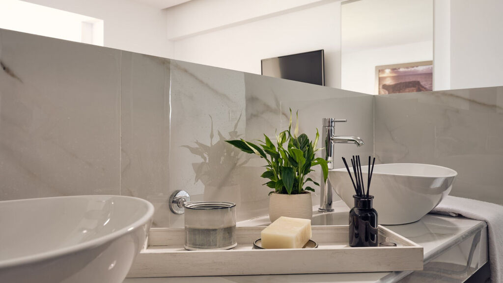 Cavo Orient Beach Hotel & Suites