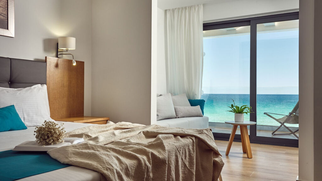 Cavo Orient Beach Hotel & Suites