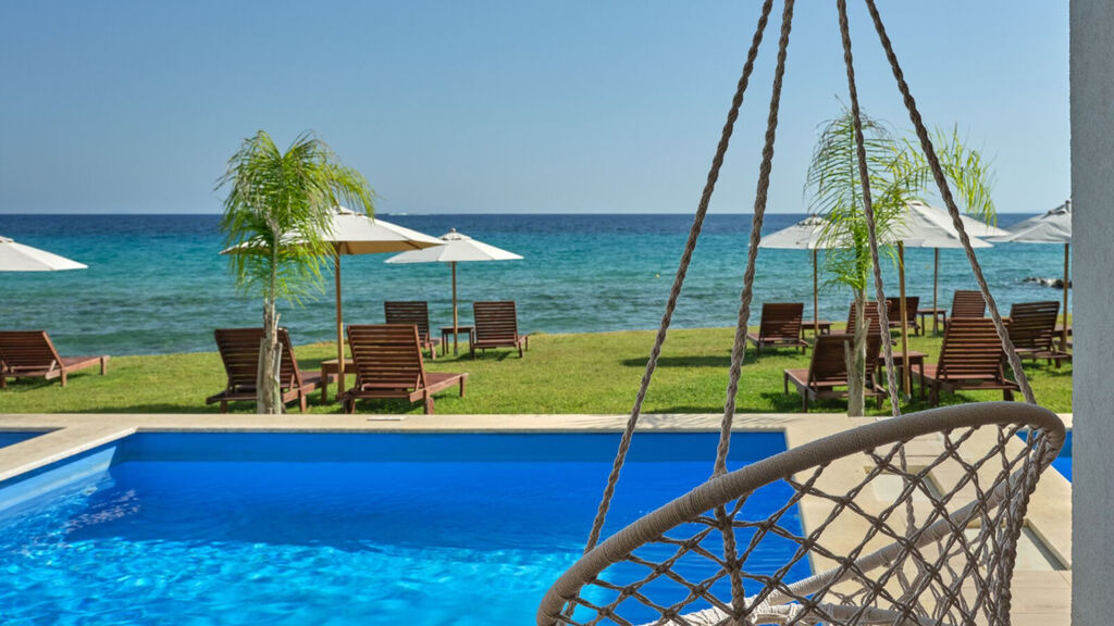 Cavo Orient Beach Hotel & Suites