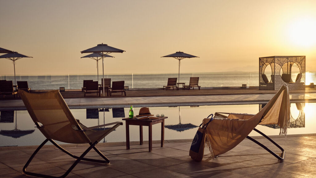 Cavo Orient Beach Hotel & Suites