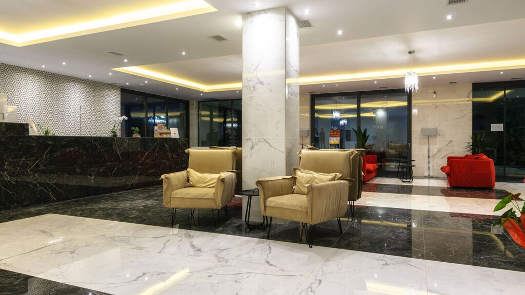 Cavo Orient Beach Hotel & Suites