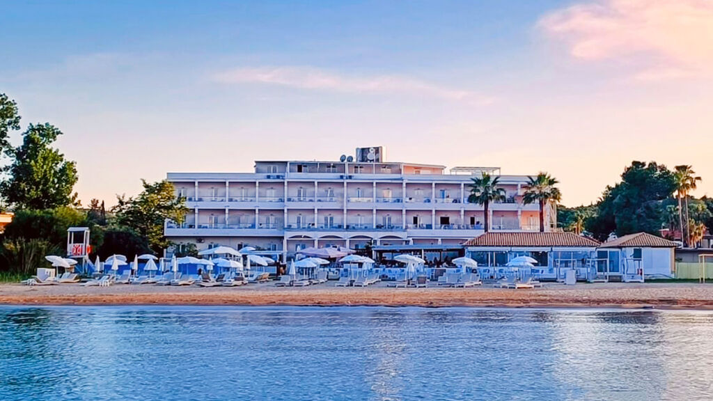Cavomarina Beach