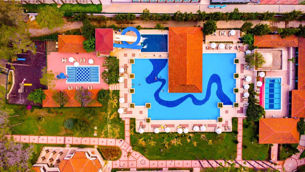 Champion Holiday Village