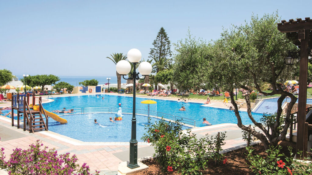 Tui Suneo Chrissi Amoudia