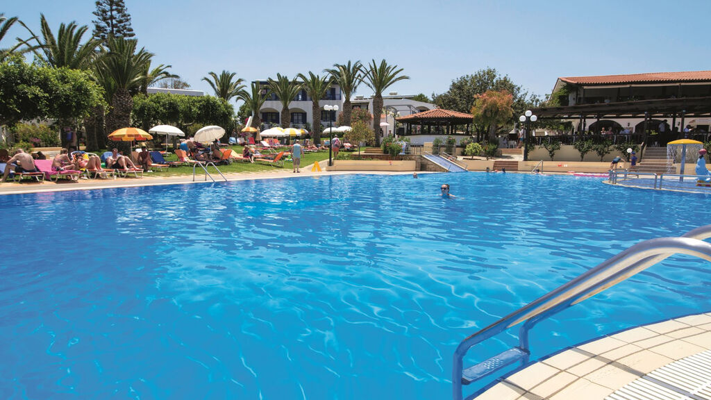 Tui Suneo Chrissi Amoudia