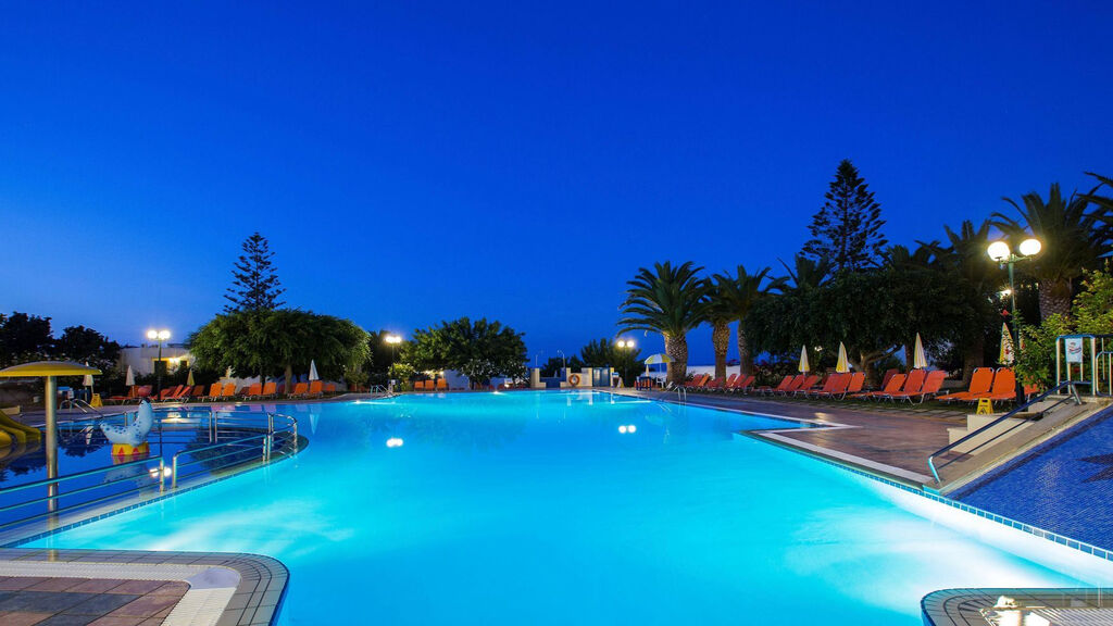 Tui Suneo Chrissi Amoudia