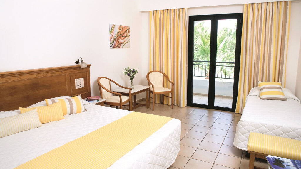 Tui Suneo Chrissi Amoudia