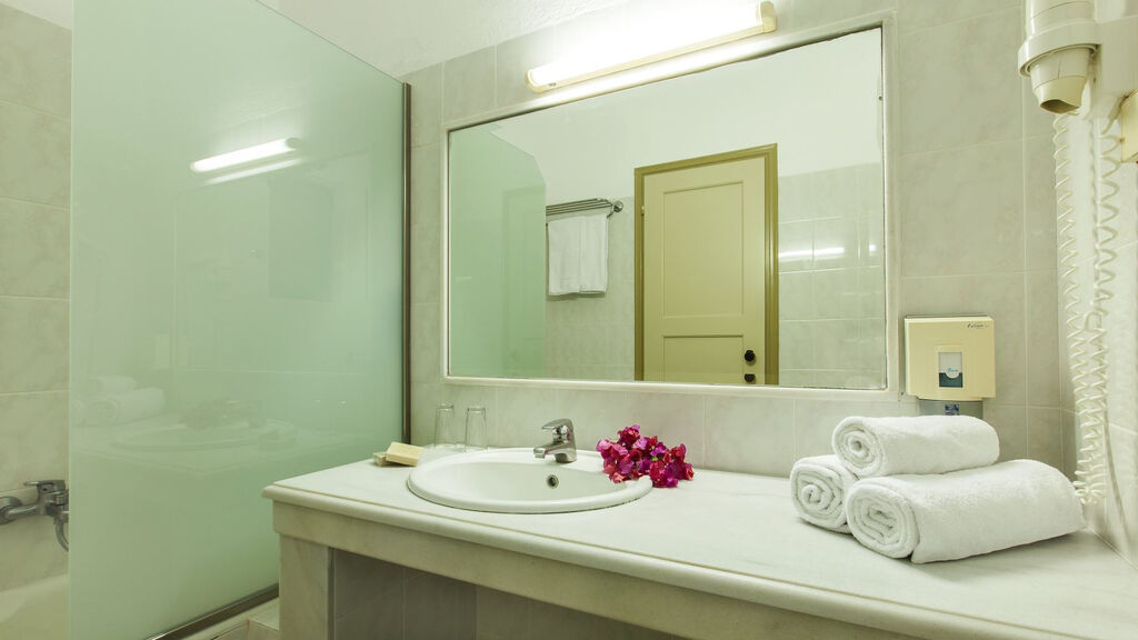 Tui Suneo Chrissi Amoudia