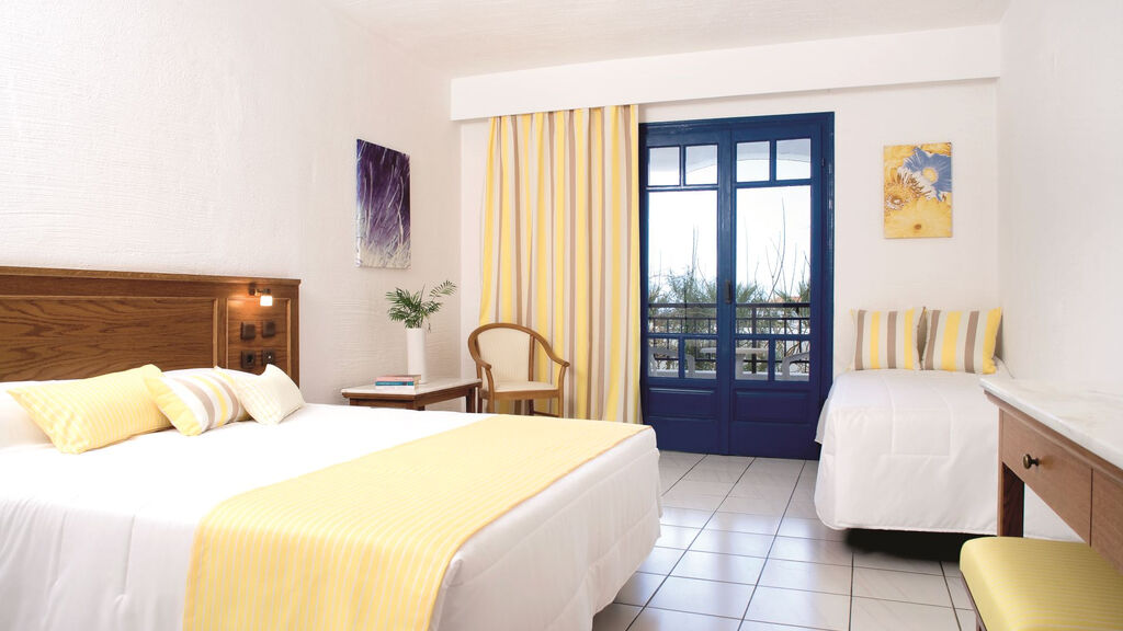 Tui Suneo Chrissi Amoudia