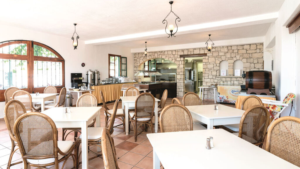 Tui Suneo Chrissi Amoudia