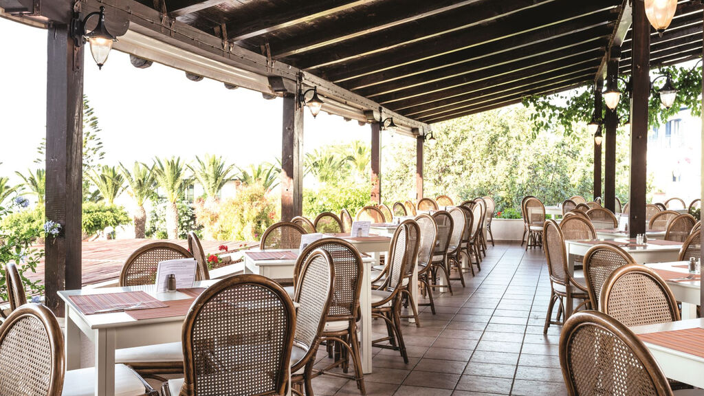 Tui Suneo Chrissi Amoudia