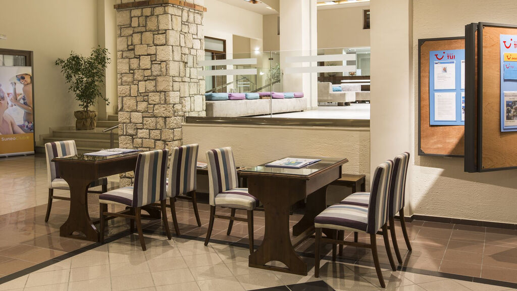 Tui Suneo Chrissi Amoudia