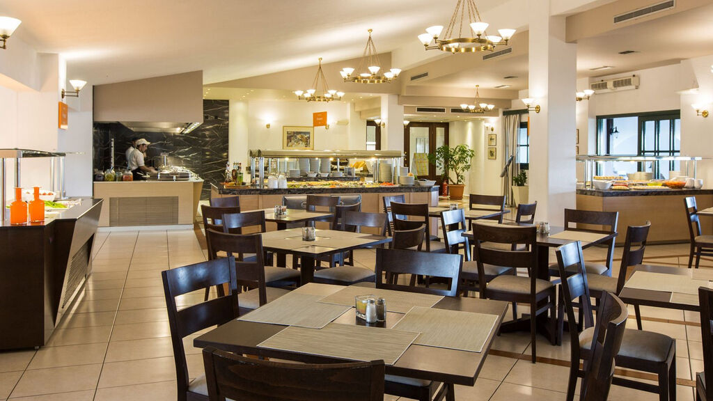 Tui Suneo Chrissi Amoudia