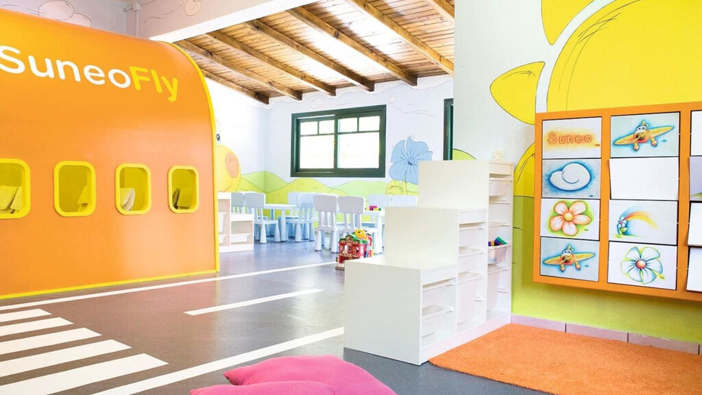 Tui Suneo Chrissi Amoudia