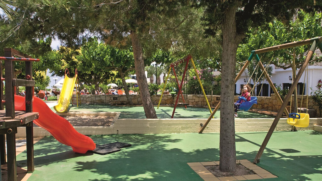 Tui Suneo Chrissi Amoudia