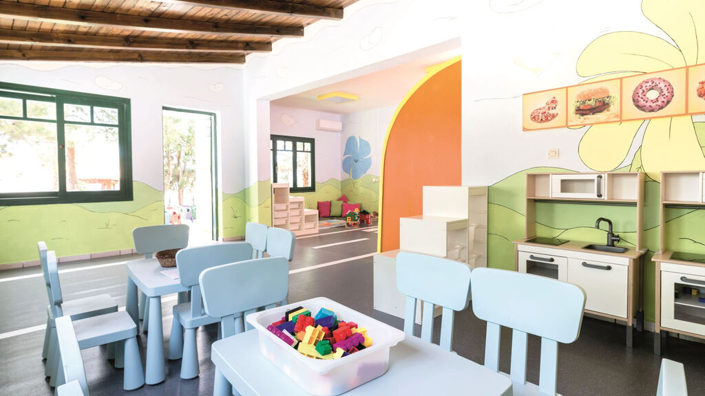 Tui Suneo Chrissi Amoudia