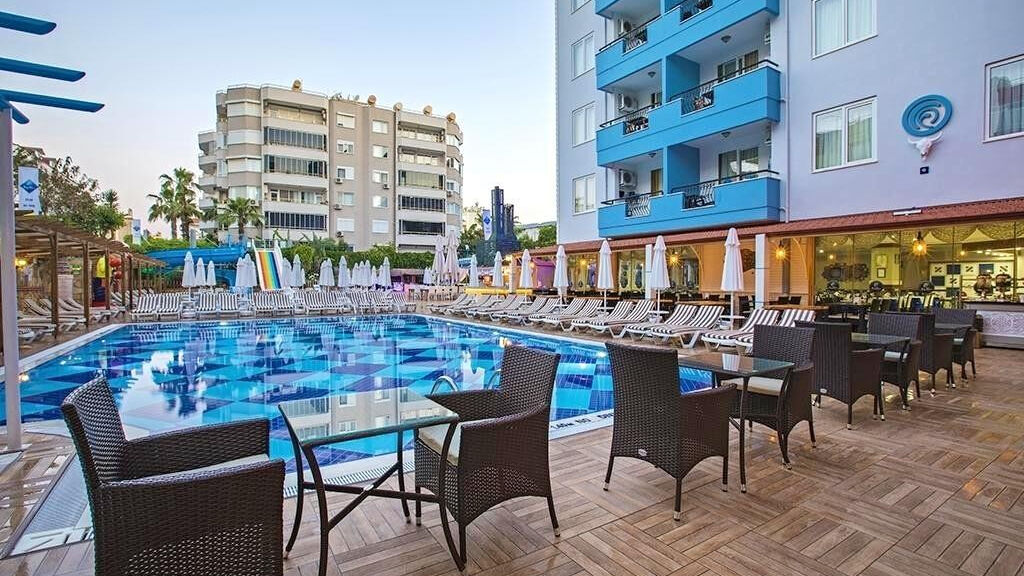 Club Big Blue Suite