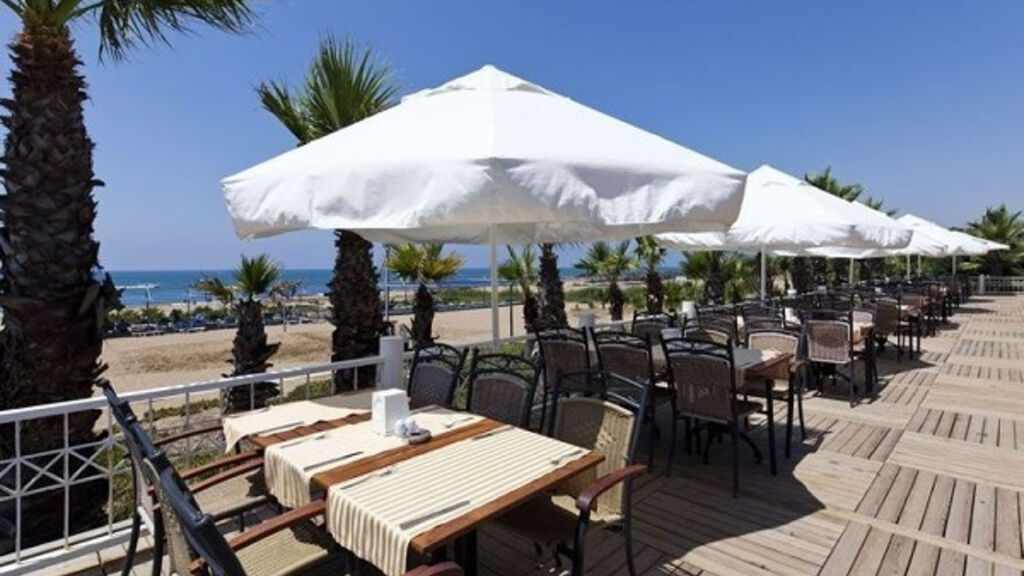 Club Grand Side