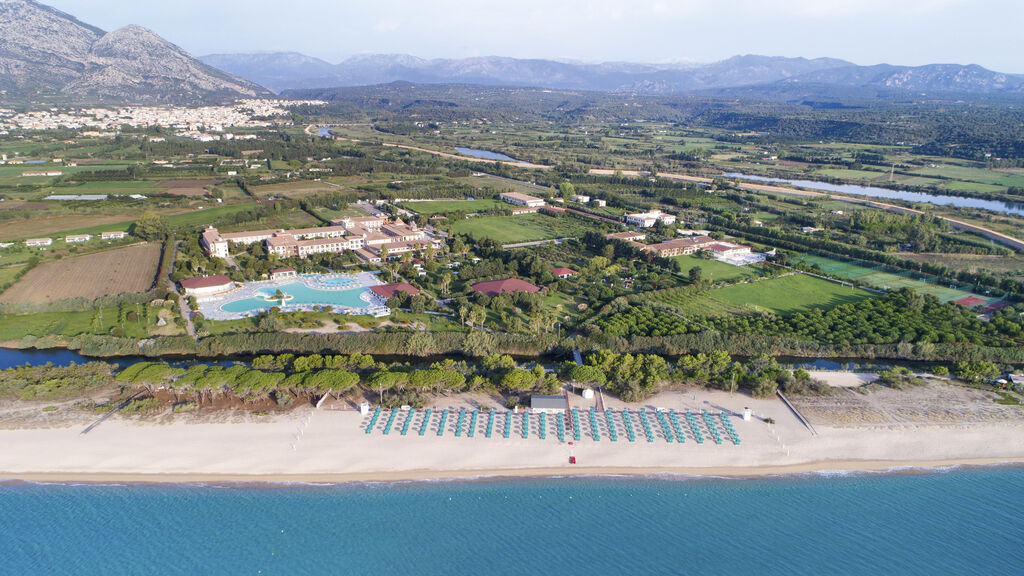 Club Marina Beach