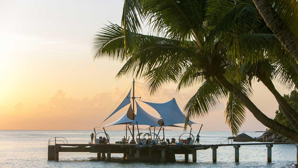 Coco De Mer & Black Parrot Suites
