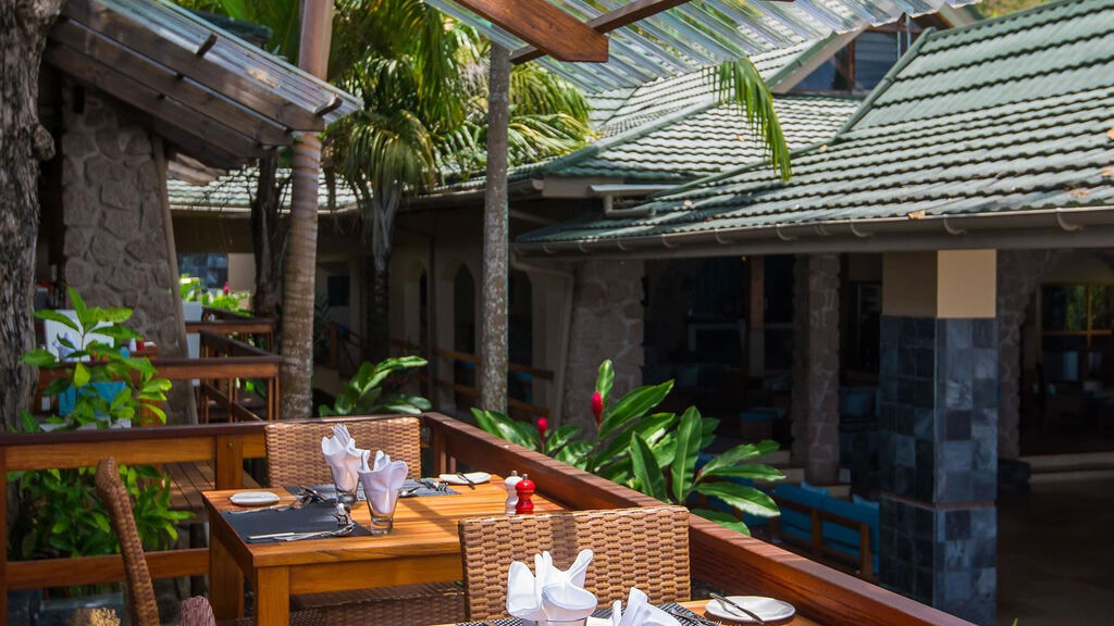 Coco De Mer & Black Parrot Suites