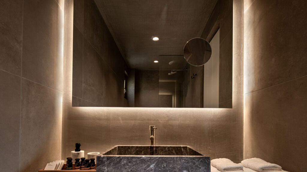 Colombo'S Beachfront