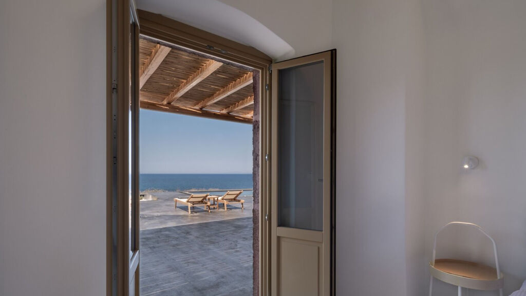 Colombo'S Beachfront