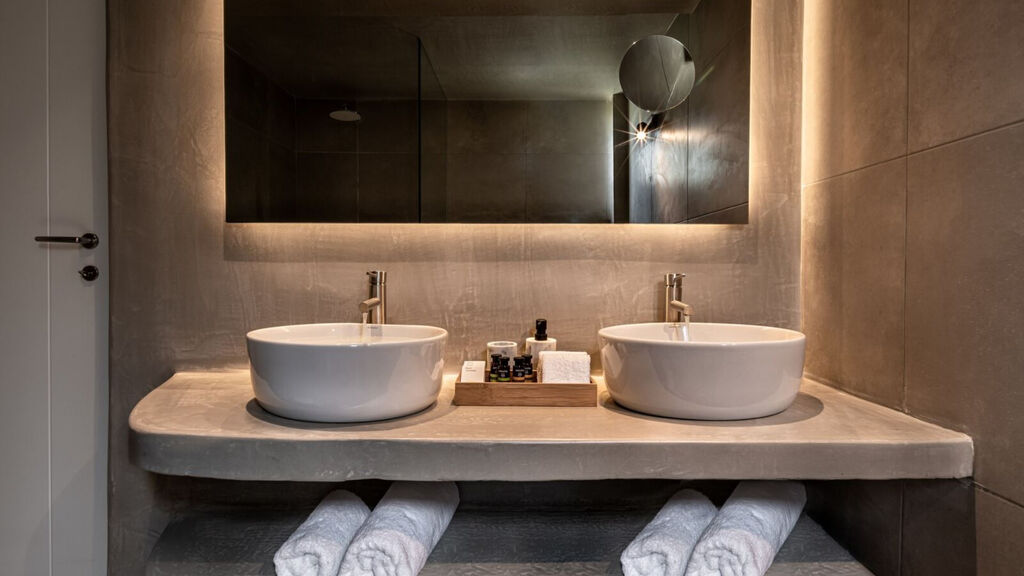 Colombo'S Beachfront