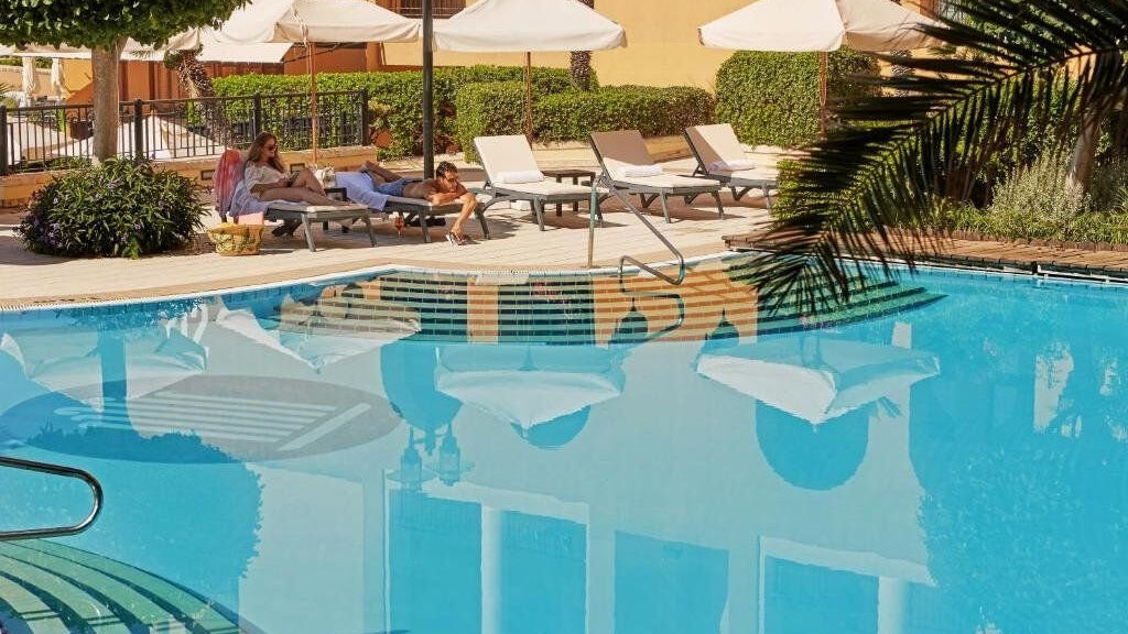 Corinthia St. George'S Bay