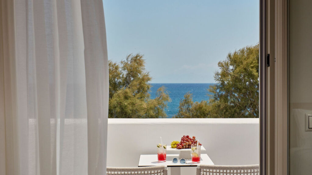 Costa Grand Resort & Spa