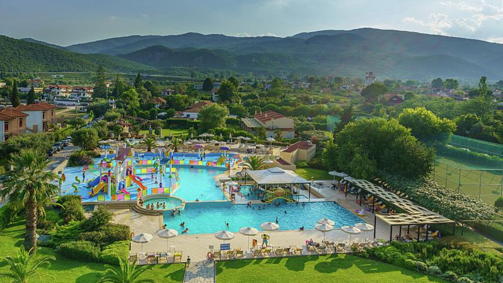 Cronwell Platamon Resort