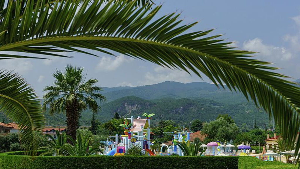 Cronwell Platamon Resort