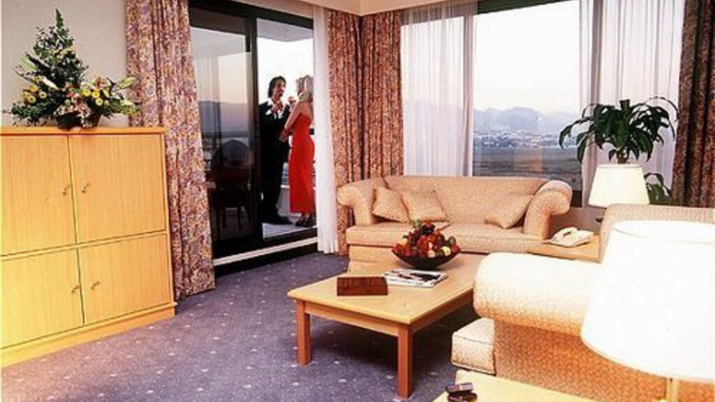 Crown Plaza
