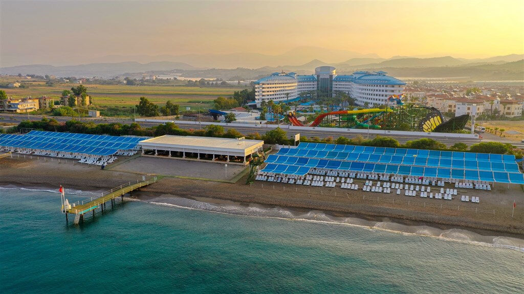 Crystal Admiral Resort Suites