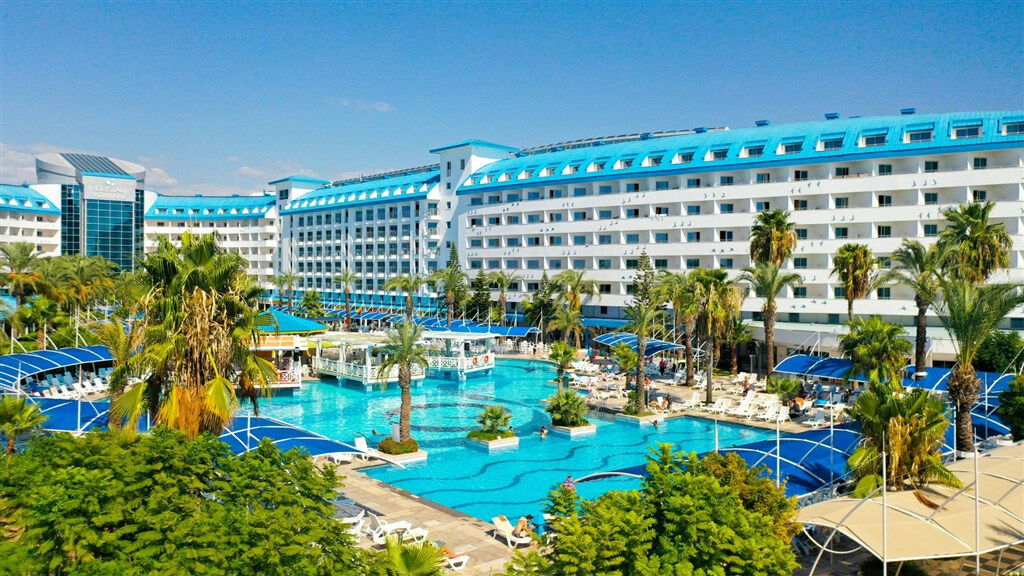 Crystal Admiral Resort Suites
