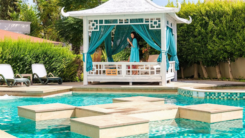 Crystal Admiral Resort Suites