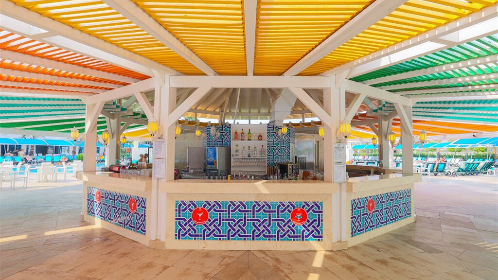 Crystal Admiral Resort Suites