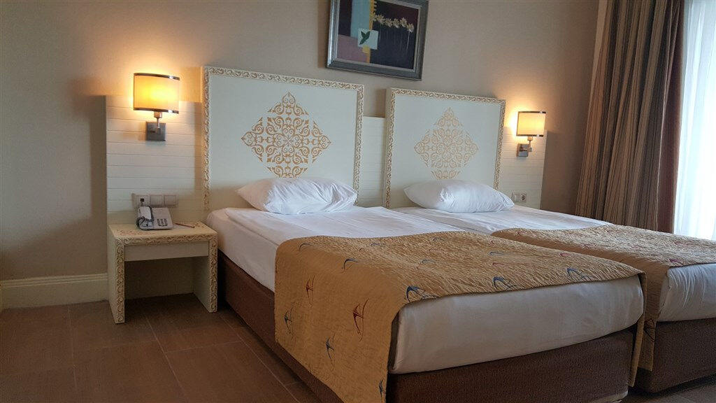 Crystal Admiral Resort Suites
