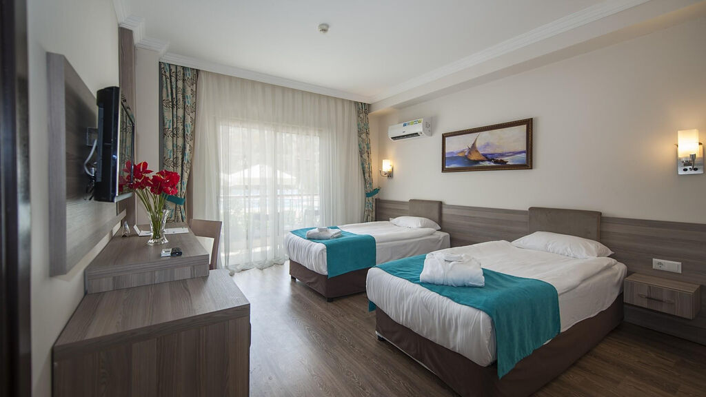 Crystal Aura Beach Resort & Spa