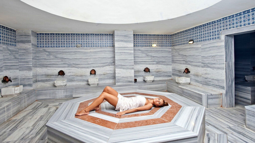 Crystal Aura Beach Resort & Spa