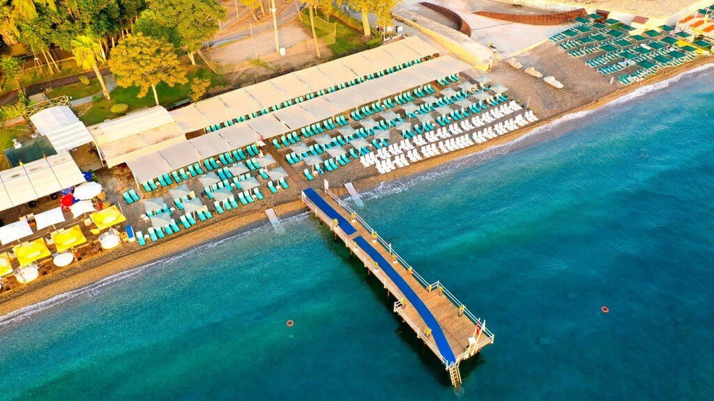 Crystal De Luxe Resort & Spa