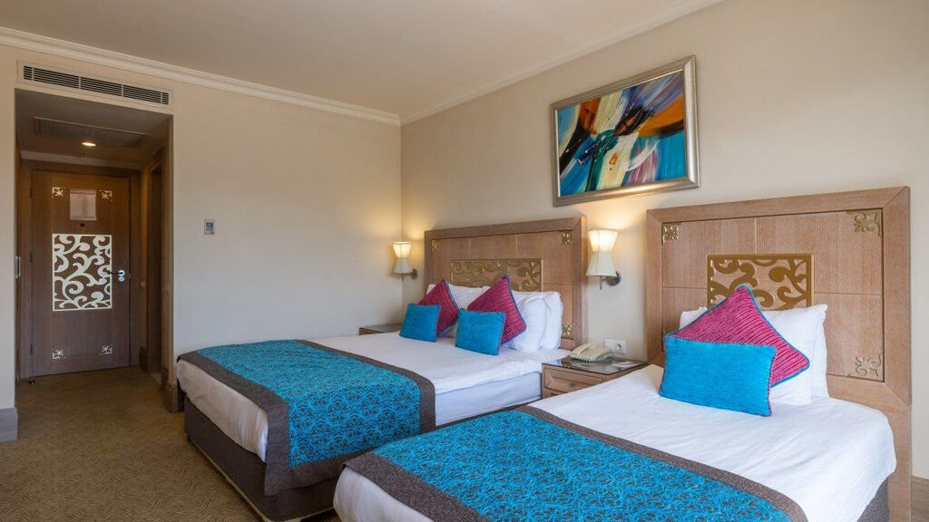 Crystal De Luxe Resort & Spa