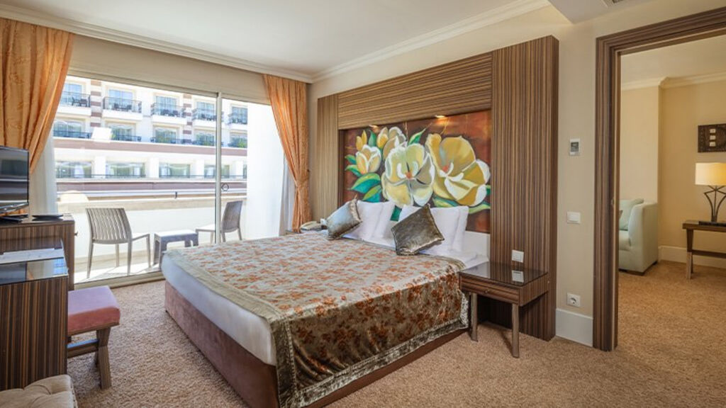 Crystal De Luxe Resort & Spa