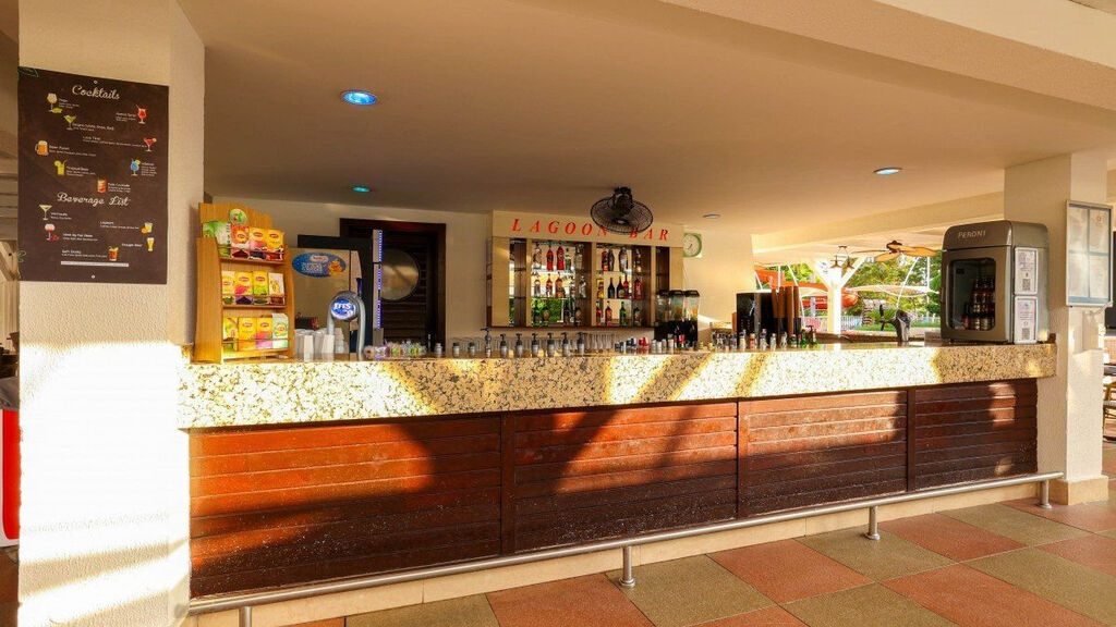 Crystal De Luxe Resort & Spa