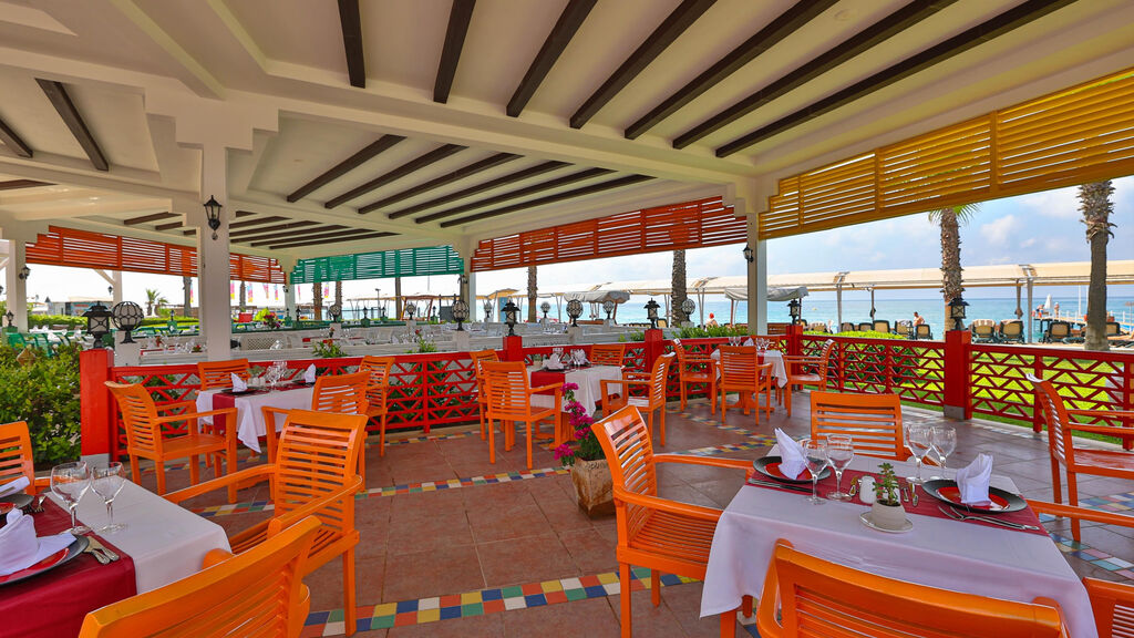 Crystal Family Resort & Spa