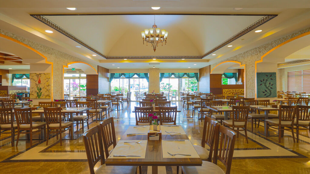 Crystal Family Resort & Spa