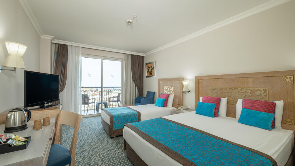 Crystal Family Resort & Spa