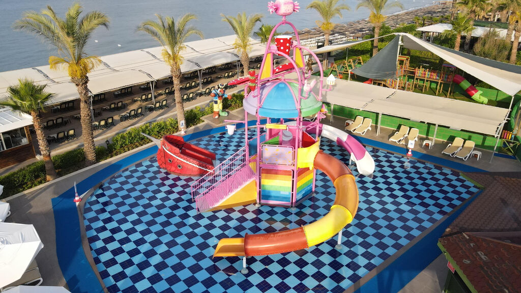 Crystal Family Resort & Spa