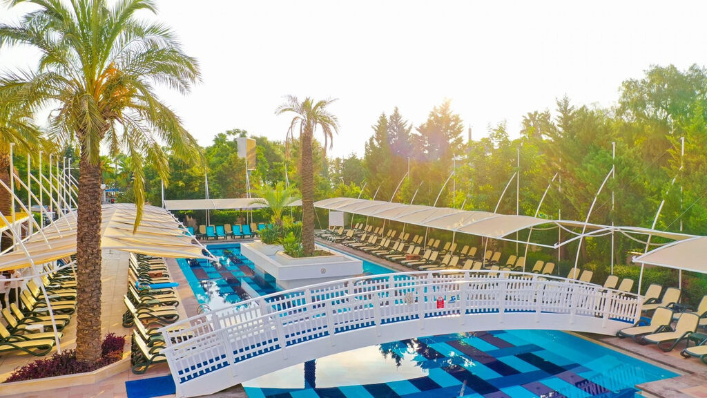 Crystal Palace Luxury